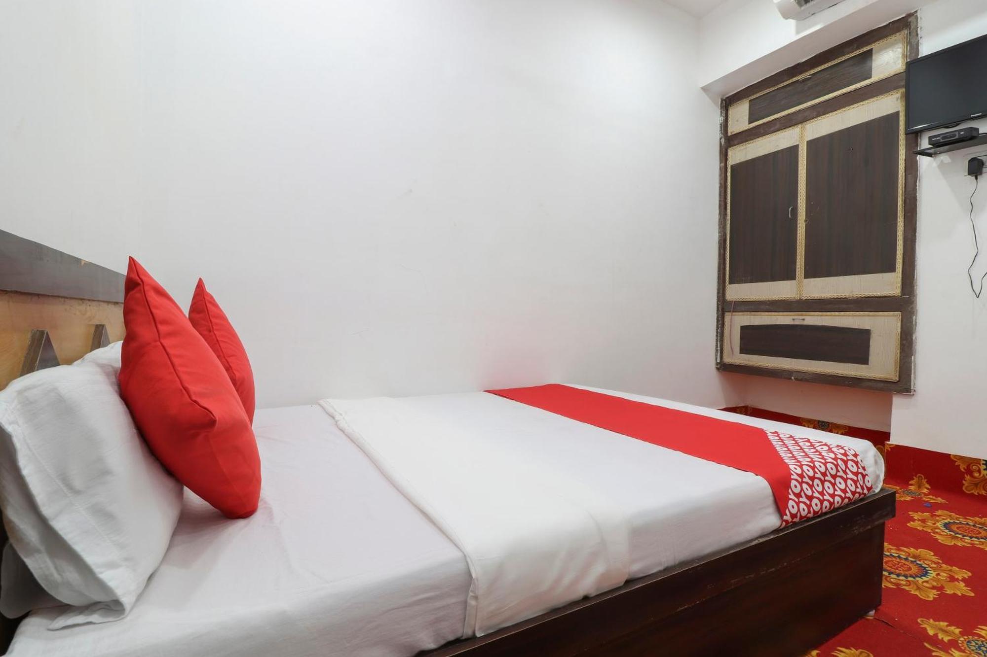 Hotel O Ram Inn Ayodhya Экстерьер фото
